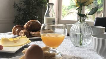 Dagelijks continentaal ontbijt inbegrepen