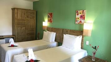 Quarto casal standard | 1 quarto, frigobar, individualmente decorados