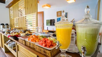 Free daily full breakfast