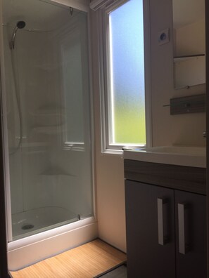 Bathroom - Camping de la Tête Noire (Buzancais)