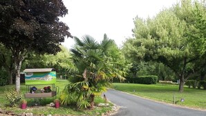 Exterior detail - Camping de la Tête Noire (Buzancais)