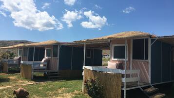 Deluxe Tree House | Free WiFi, bed sheets