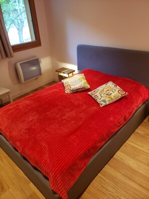 2 chambres, fer et planche Ă repasser, lit parapluie, Wi-Fi gratuit