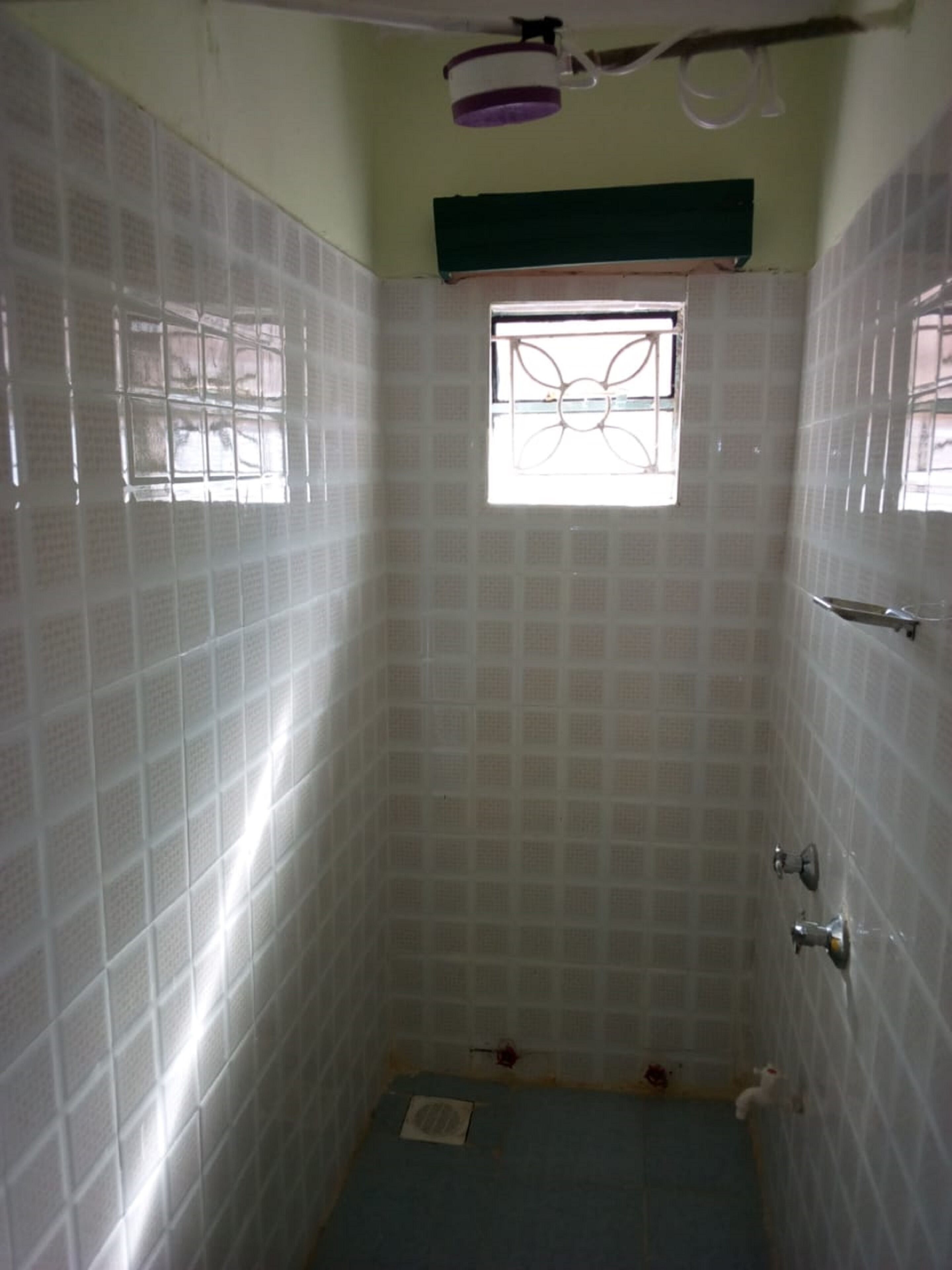Tweepersoonskamer, voor 1 persoon | Badkamer met douche