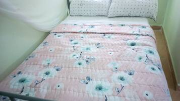 Double Room Single Use | Free WiFi, bed sheets