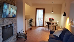 Living area - Farmhouse 2: authentic Tuscan house (Dicomano)
