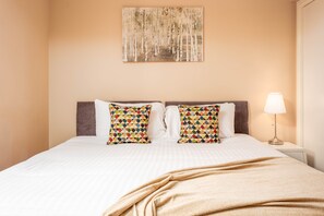 Basic-Apartment, 2 Schlafzimmer, Nichtraucher | Wohnbereich