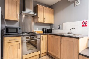 Private kitchen - Elliot Suite No3 - Donnini Apartments (Ayr)