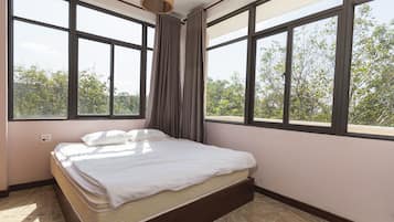 Desk, blackout curtains, free WiFi, bed sheets