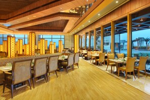 Restaurant - Seven Seas Hotel (New Delhi)