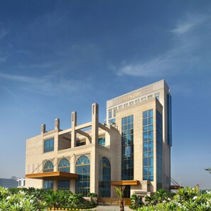 Exterior - Seven Seas Hotel (New Delhi)