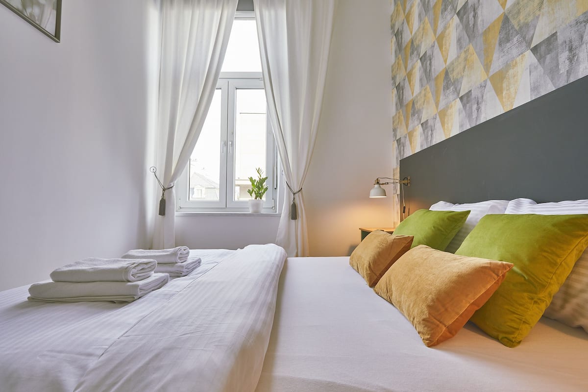 2 bedrooms, individually decorated, individually furnished