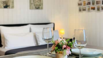 32-inch flat-screen TV with digital channels, TV, MP3 dock