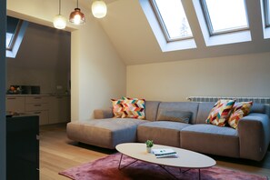 Loft-Mansard | Oppholdsområde | Flatskjerm-TV