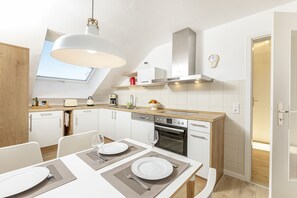 Kühlschrank, Ofen, Herdplatte, Geschirrspüler