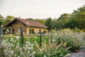 Vista frontal de la propiedad