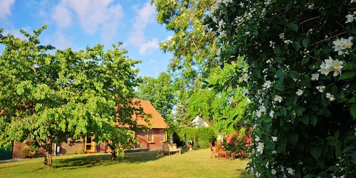 Maison de campagne romantique pleine de caractère près de la mer Baltique
