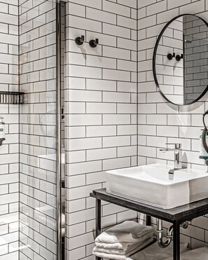 Standard Double or Twin Room | Bathroom | Free toiletries, hair dryer, towels