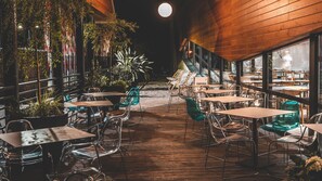 Outdoor dining - Hotel Termalny (Uniejow)