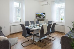 Apartment (2 Bedrooms) | Private kitchen