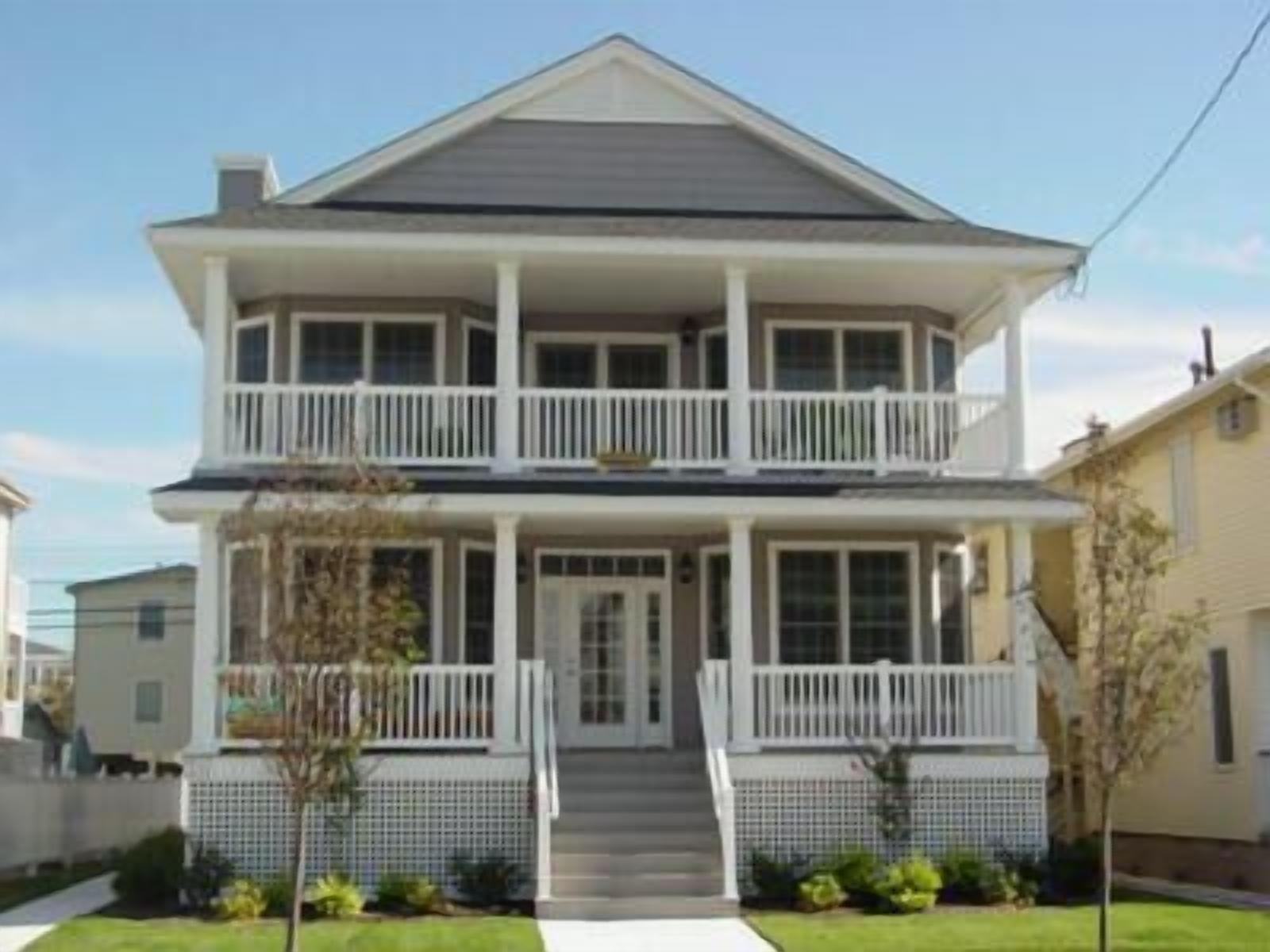 Only 2 1/2 blocks to beach and boardwalk and 2 blocks to OCNJ Aquatic Center/ Community Center