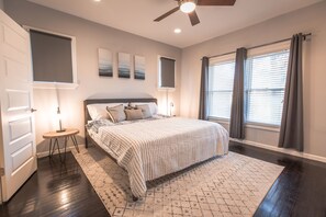 4 Schlafzimmer, Schreibtisch, Bügeleisen/Bügelbrett, Reisekinderbett