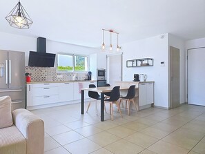 Interior - Stunning Sea-View Villa: Your Private Sanctuary near Bastia (borgo)