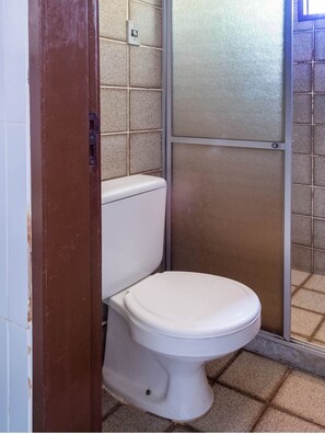 Dusche, Handtücher, Toilettenpapier