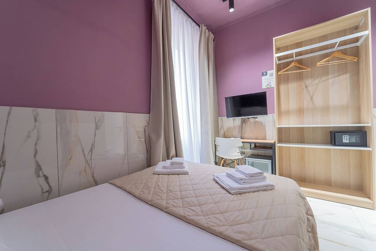 Double room small Guglielmo 4th floor | 1 slaapkamer, een bureau, babybedden, gratis wifi