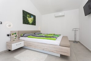 4 Schlafzimmer, Bügeleisen/Bügelbrett, WLAN, Bettwäsche