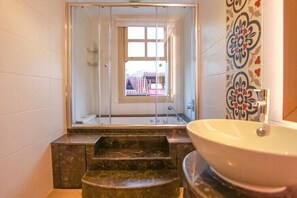 Apartment | Bathroom sink - Regency Suites (Antalya)