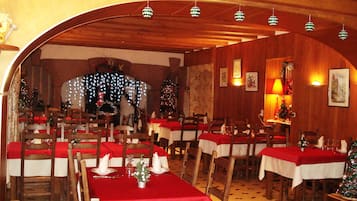 Desayuno buffet todos los días (con cargo)