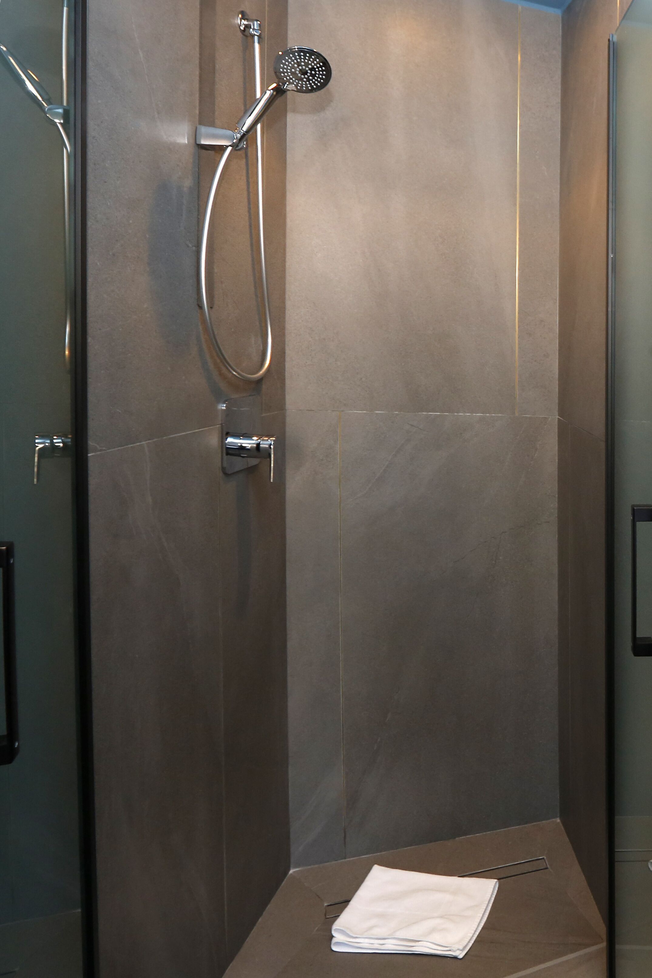 Standard Double Room | Bathroom | Shower, hair dryer, towels, soap