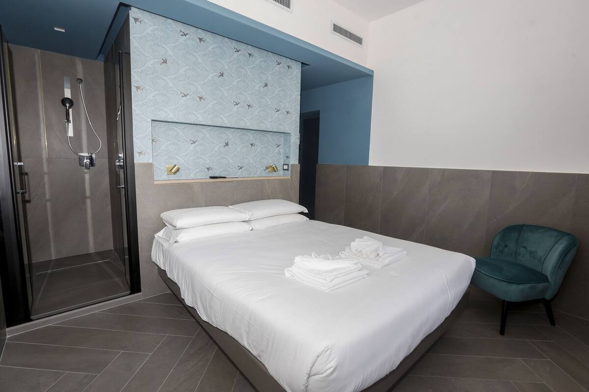 Standard Double Room | 羽绒被、记忆海绵床垫、客房内保险箱、办公桌