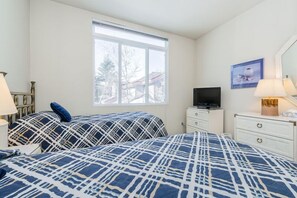 3 bedrooms, iron/ironing board, free WiFi, bed sheets