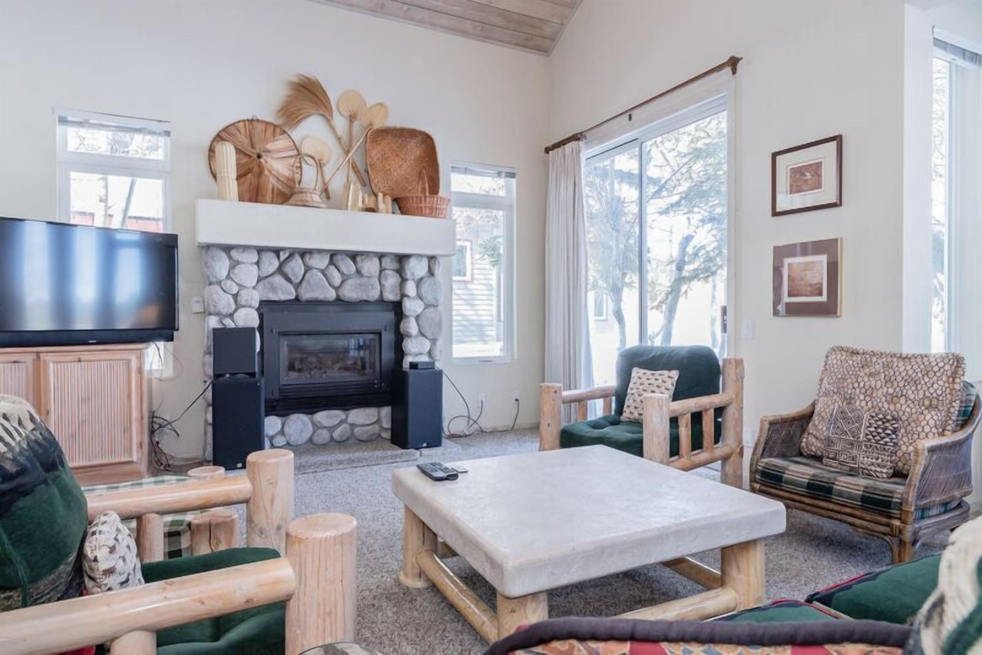 Flat-screen TV, fireplace