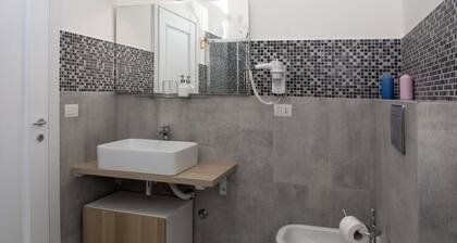 2 bedroom apartment center S. Bonifacio