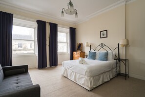 Appartement | 3 slaapkamers, een strijkplank/strijkijzer, gratis wifi, beddengoed