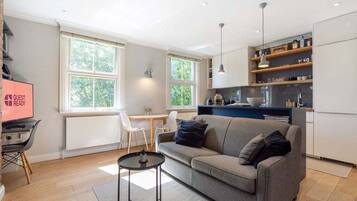 TV, fireplace, Netflix, streaming services