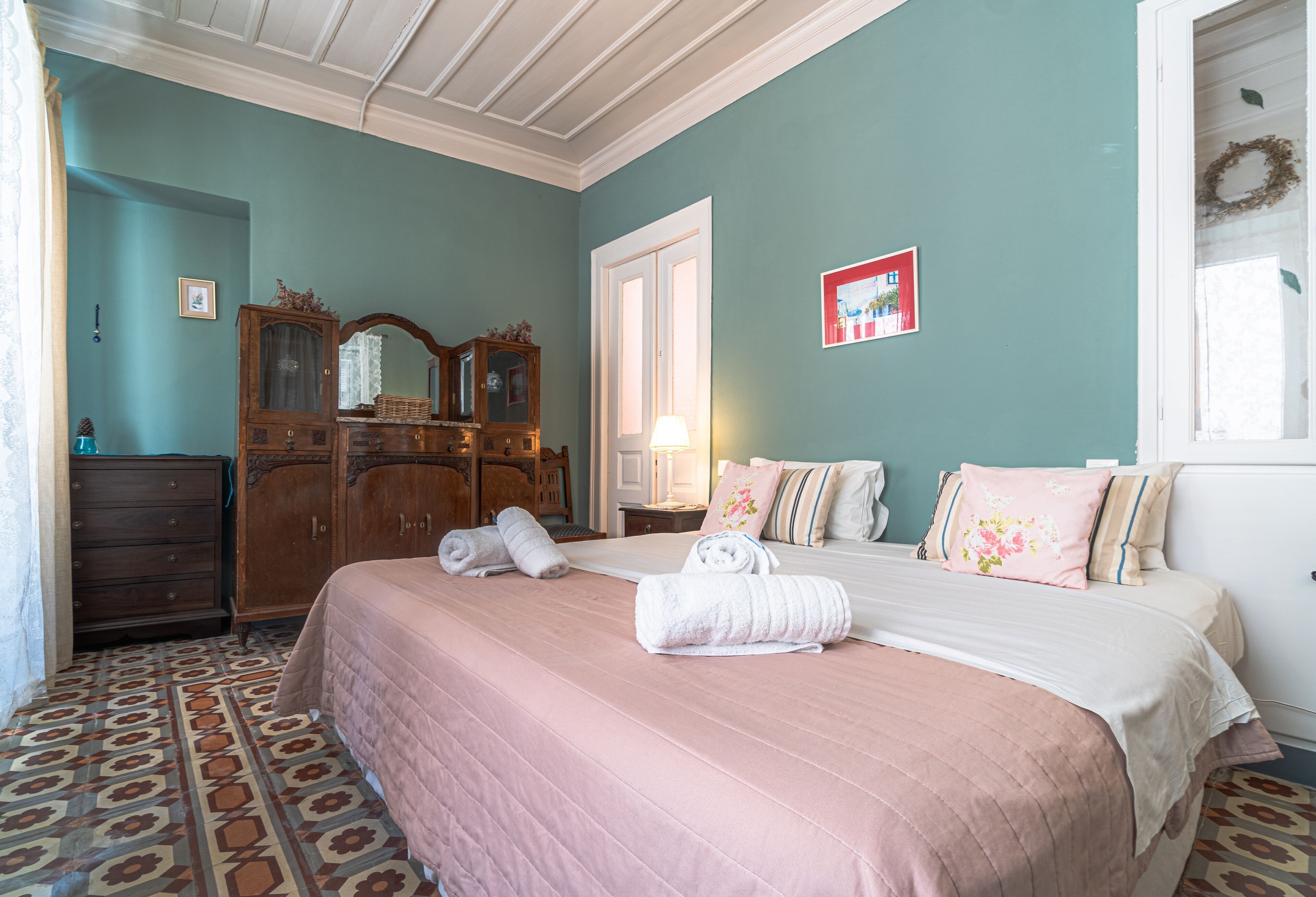 Premium bedding, pillowtop beds, minibar, in-room safe