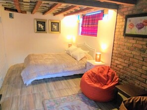 1 chambre, bureau, Wi-Fi gratuit, draps fournis