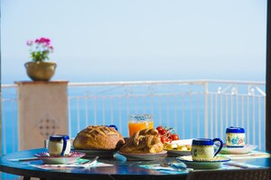 Apartment, 3 Bedrooms | Terrace/patio - Grande Tuoro (Praiano)