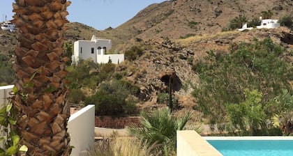 ylellinen huvila yksityisellä uima-altaalla. Las Negras.