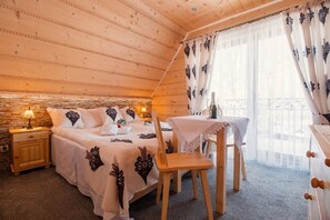 Schallisolierte Zimmer, kostenloses WLAN, Bettwäsche