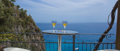 Villa, 3 chambres | Balcon