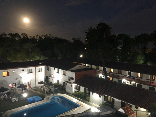 Seasonal outdoor pool - Hotel Spileon (Villa Gesell)