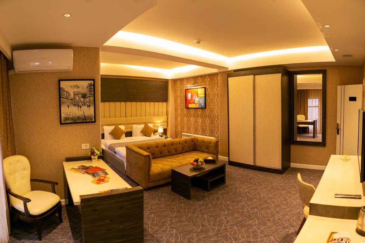 Kamar Keluarga | Seprai katun Mesir, seprai premium, selimut bulu angsa, dan minibar