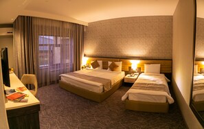 Standard Triple Room | Egyptian cotton sheets, premium bedding, down comforters, minibar - Parkway inn Hotel & Spa (Baku)