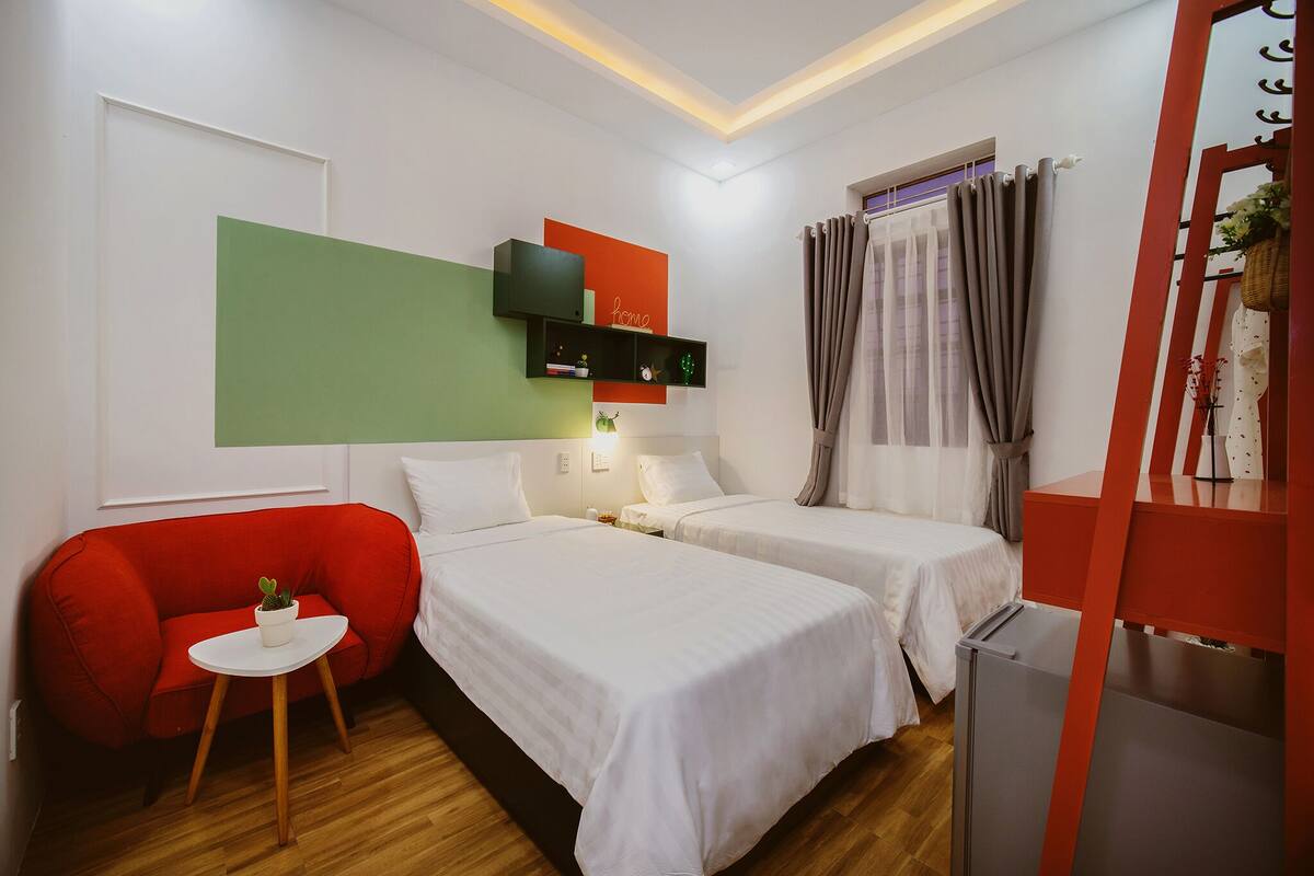 Minibar, iron/ironing board, free WiFi, bed sheets