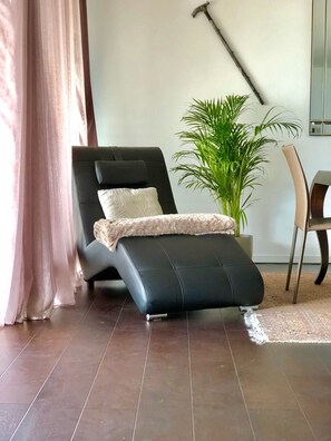 Appartamento Luxury, 2 camere da letto | Soggiorno | Smart TV 55 pollici con canali digitali, TV